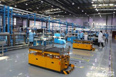 智能+ 開(kāi)啟產(chǎn)業(yè)升級(jí)蝶變新引擎 智能制造裝備的引領(lǐng)與變革